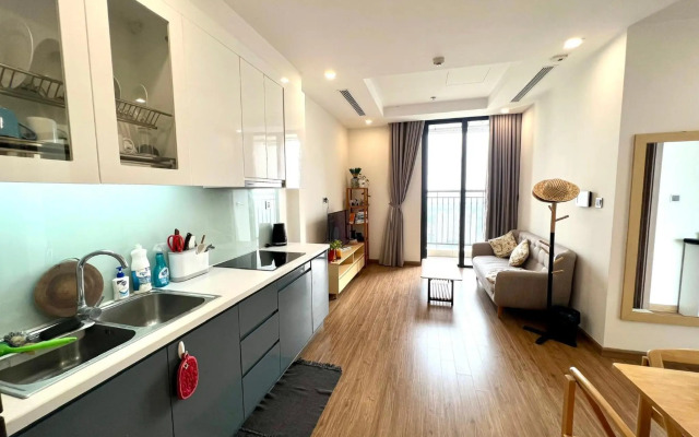 2 Bedrooms in luxury @Vinhomes Green Bay Ha Noi.