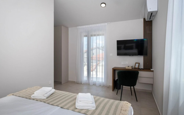 Holiday House Jewel With Private Pool