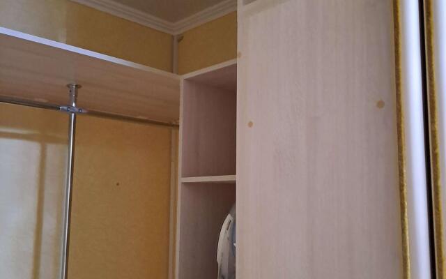 Я к Вам на улице Крылова 15 корпус 2