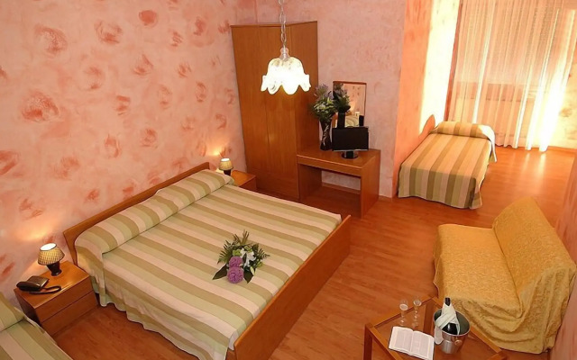 Primavera Hotel