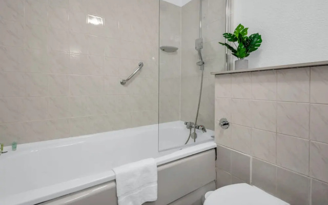 Queens Quay Mansion House Flat