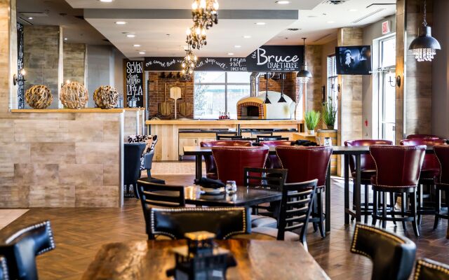 Cambridge Hotel and Conference Centre