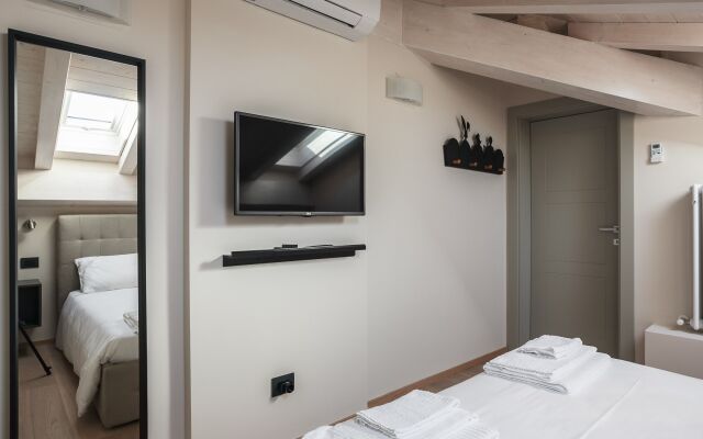 Sant'orsola Suites Apartments