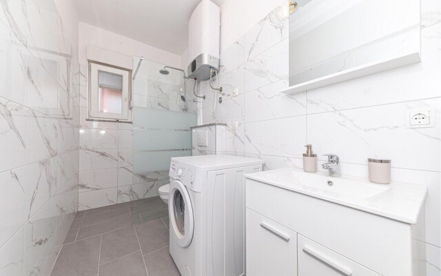 Beautiful Apartment in Kastel Sucurac With 3 Bedrooms and Wifi