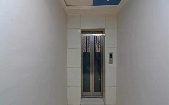 OYO 7044 Hotel Megha
