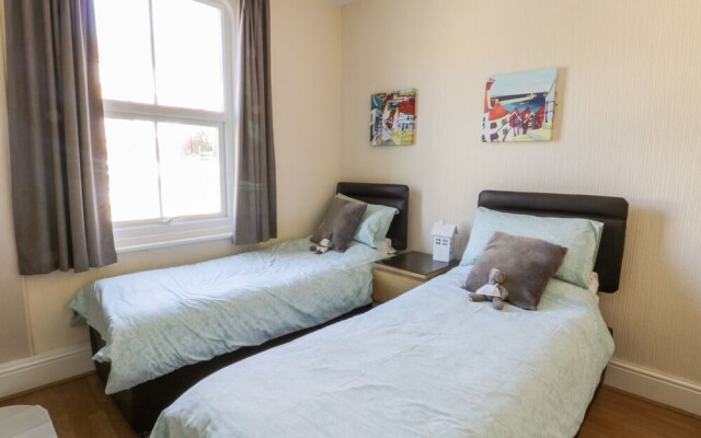 25 Springvale