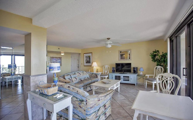 Beachside Towers at Sandestin by Panhandle Getaways