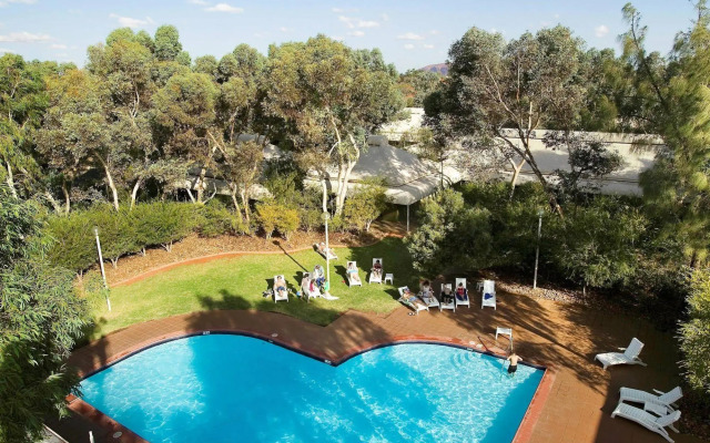 Outback Hotel & Lodge