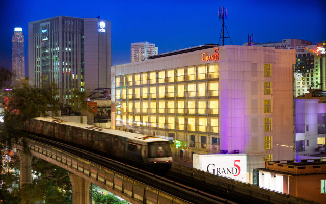 Grand 5 Hotel & Plaza Sukhumvit Bangkok