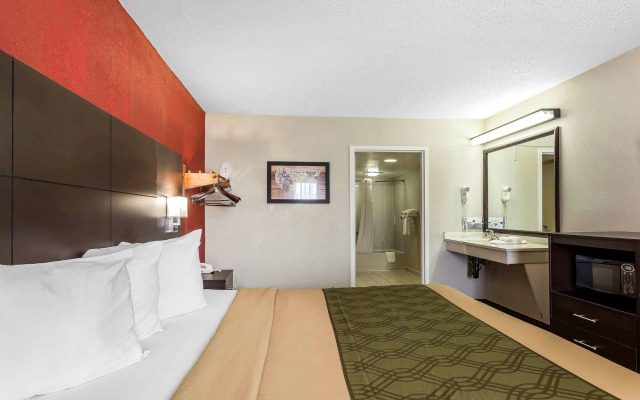 Travelodge by Wyndham North Charleston
