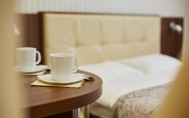 Three Crowns Hotel