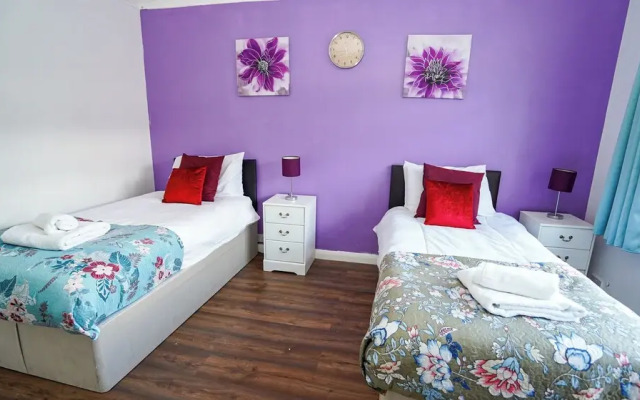 Spacious 3BR House Sleeps 6