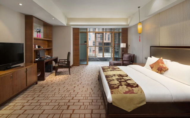 Huitang Huatian Hot Spring Resort Hotel
