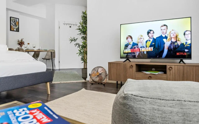 BRIGHT - Spacious Studio for 4 - Kitchen - Parking