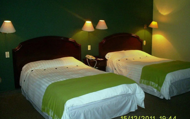 Suites Plaza Las Flores