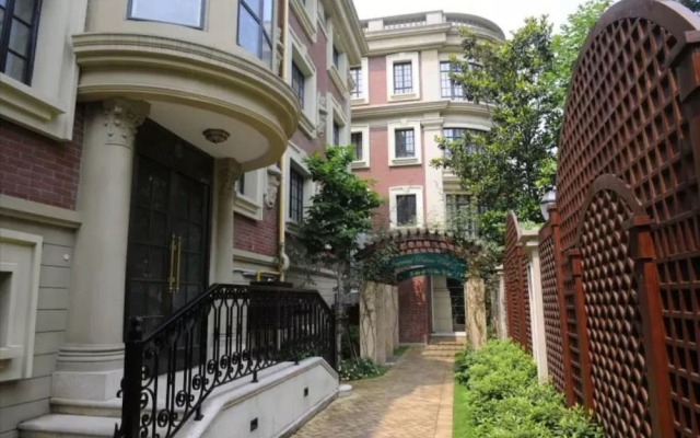 The JuRu Mansions