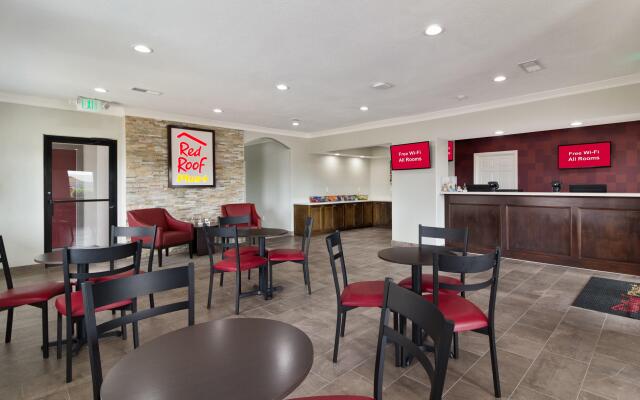 Red Roof Inn Plus+ Galveston - Beachfront