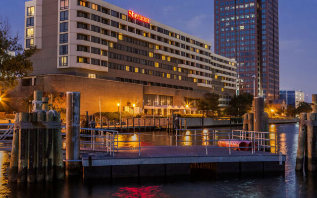 Sheraton Norfolk Waterside Hotel