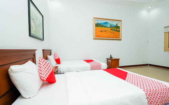 OYO 1346 Sinergi Hotel Gresik