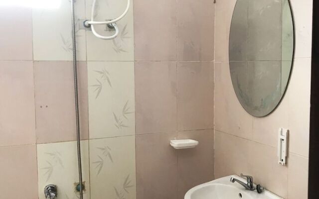 Golden Ganesha Villa - Hostel