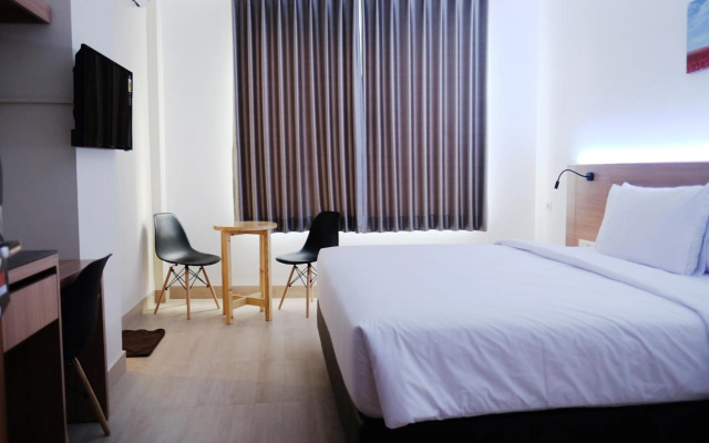 Grand   Thamrin  Hotel