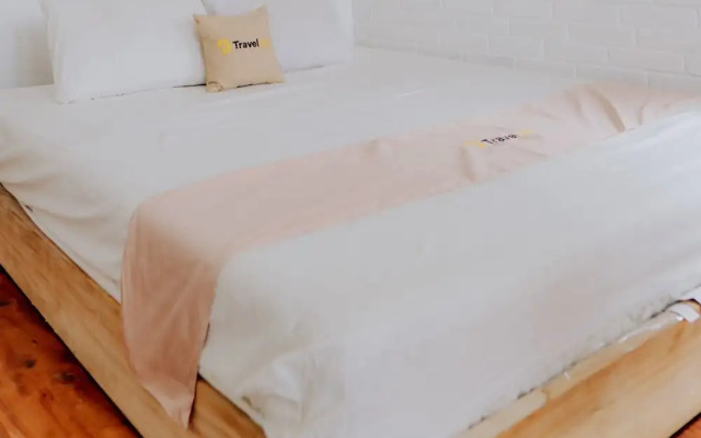 White Cabin By Travelink