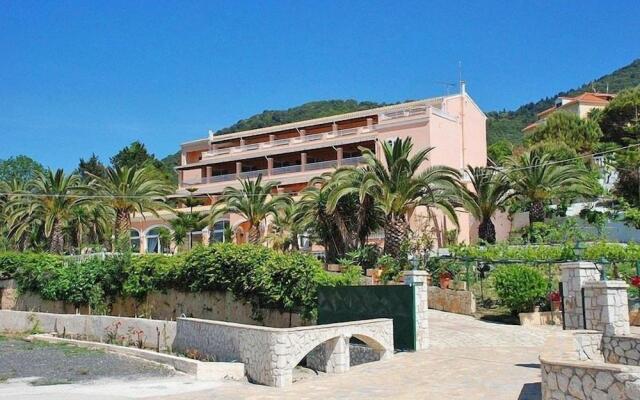 Paramonas Hotel