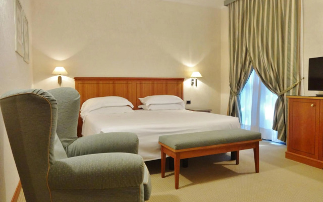 Hotel Excelsior Magenta