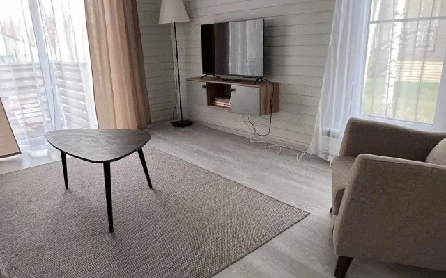 Sreda Green Lounge (Barnhouse 364)