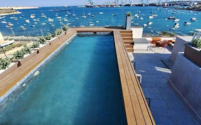 South32 Hotel