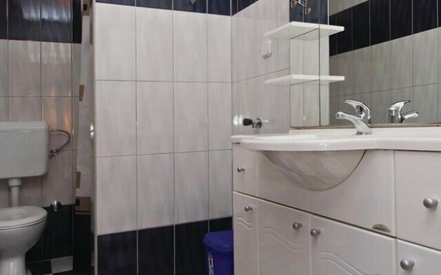 Stunning Home in Liznjan With Wifi and 1 Bedrooms