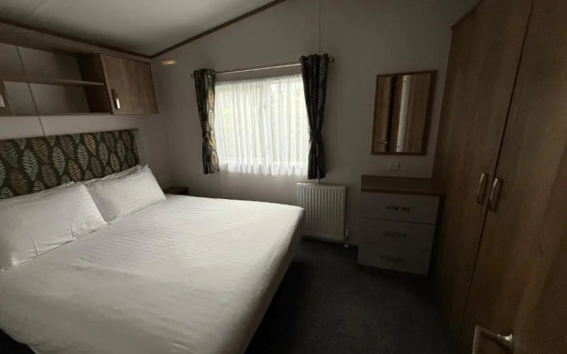 Lyons Woodlands Hall