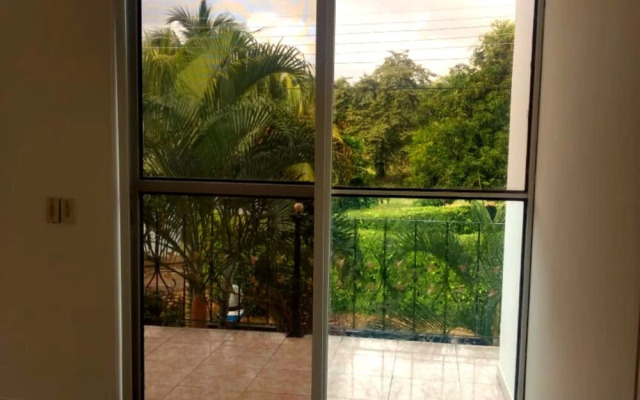 Casa con Piscina Privada Girardot