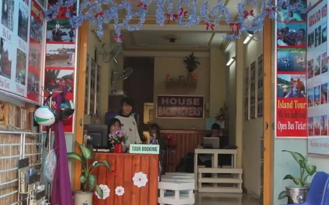 House Backpackers
