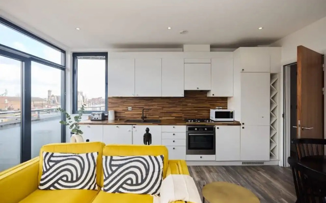 The Harlesden Classic - Lovely 2BDR Flat with Balcony