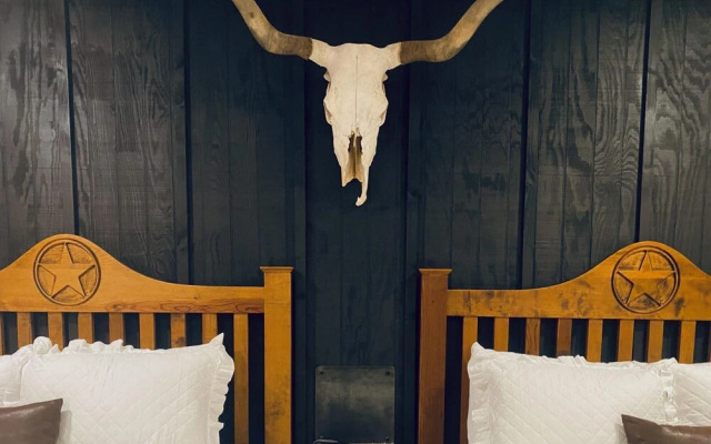 The Big Texan Airbnb 112