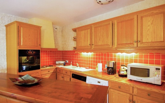 Luxury Apartment With Terrace, Sauna, Tennis, and Heated Pool