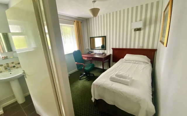 Bells Hotel and Country Club