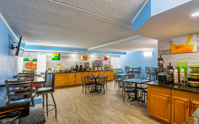 Quality Inn & Suites near Six Flags East