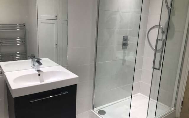 Wix's Lane 3 bed Apartment