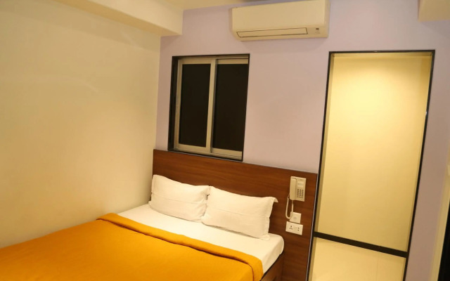 Hotel Madni Royale