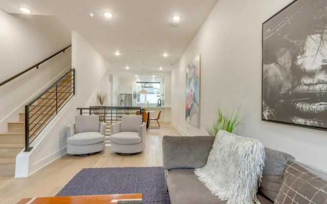 Near Downtown: Luxury Townhome in Bentonville!