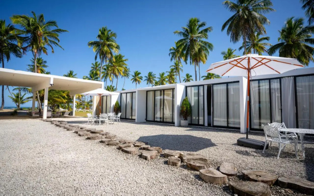 The Palm Bay Club Lodge