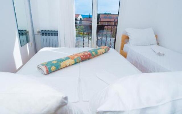 Apartmani Sutic & Restaurant San