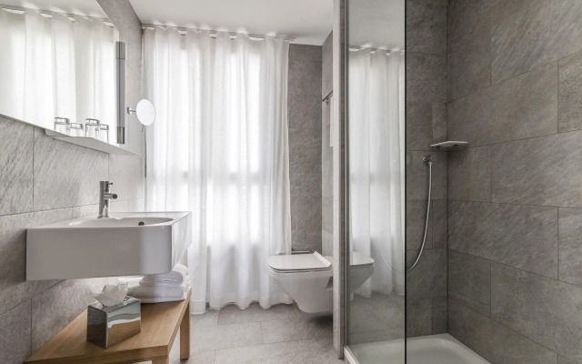 Отель 9Hotel Republique