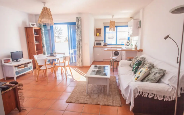 Beach House with Balcony and ocean view