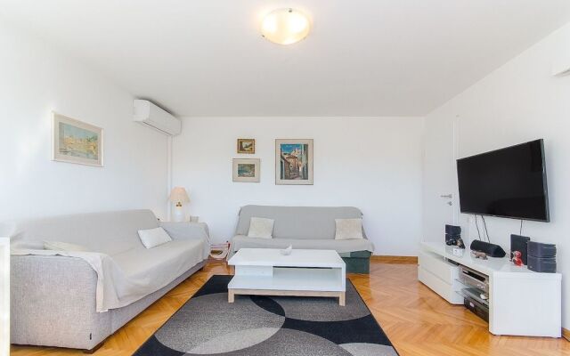 Apartment Sunny