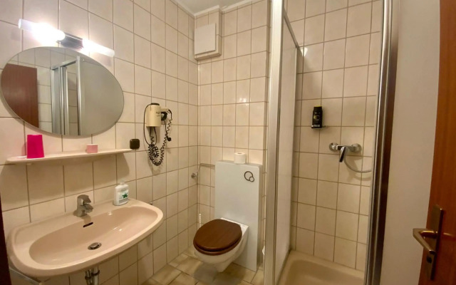 Hotel Attache Frankfurt Airport Raunheim