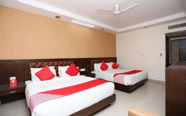 OYO 4926 Hotel Le central