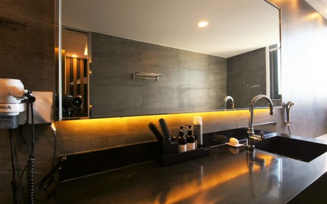 Premium AVA Hotel Sasang